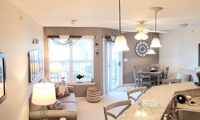Kaiser Condo | Recently Redecorated Lake Front Unit Located in Lake Ozarks 17,000 acre Park