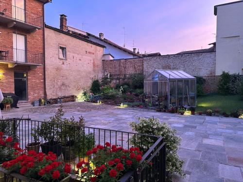 Asti Apartment | Recinto Nobili 4 - private parking vista cortile