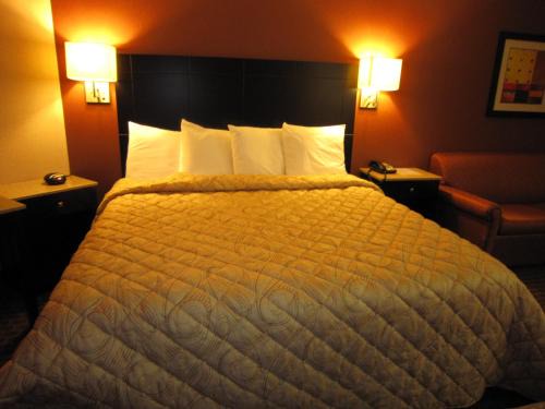 Monmouth Junction Hotel | Red Carpet Inn and Suites Monmouth Junction