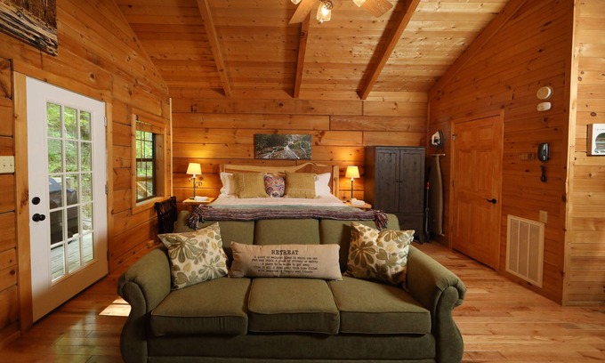 Townsend Cabin | Red Door cabin- romantic getaway near Great Smoky Mountains National Park