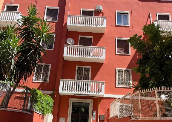 Gianicolo Apartment | Red house in Monteverde - ZENO 10
