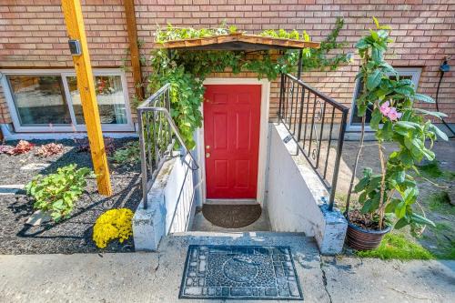 North End House | Red Ivy #4