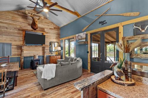 Shreveport Cabin | Red River Lodge With Panoramic River View