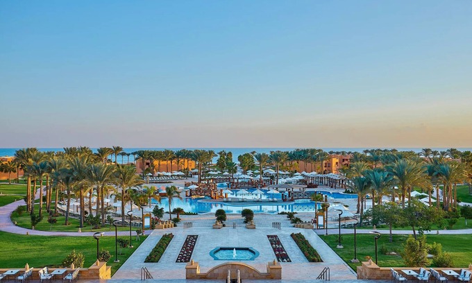 El Quseir Hotel | Red Sea Vibes l 3 Family Room, Poolside Fun, Dining Options & Beach Bliss