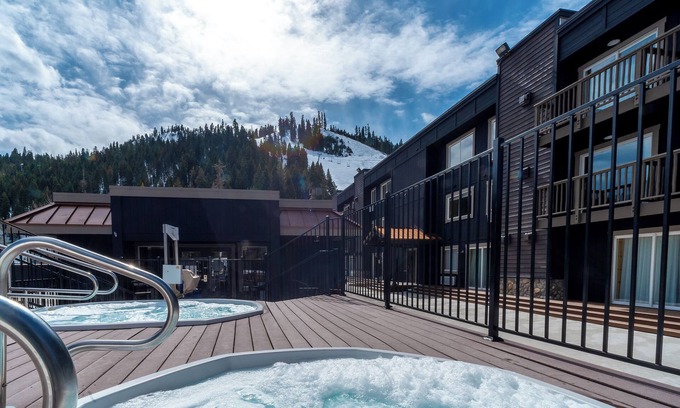 Olympic Valley Condo | Red Wolf Lodge at Olympic Valley