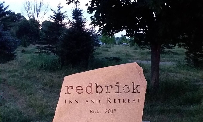 Butte Des Morts House | Redbrick Inn Hickory Suite