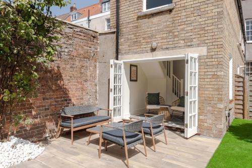 Redcliffe Apartment | Redcliffe Parade No 9 I City Centre