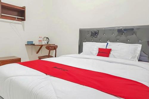 West Semarang Hotel | RedDoorz at Anjasmoro Guest House near Bandara Ahmad Yani Semarang