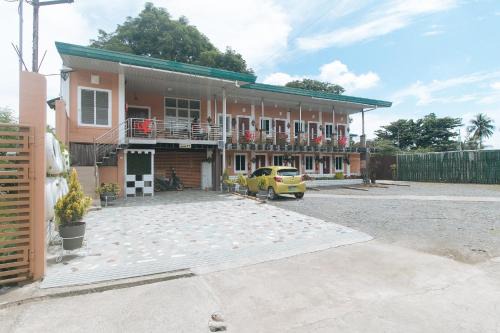 Tagum Hotel | RedDoorz at Queens Hometel