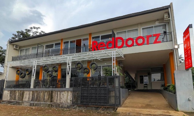 Bogor Timur House | RedDoorz near Exit Toll Bogor