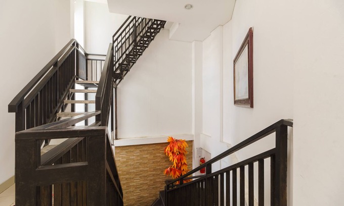 Padang Hotel | RedDoorz near Jembatan Siti Nurbaya Padang