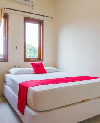 North Cirebon Hotel | RedDoorz near Pasar Pagi Cirebon 2