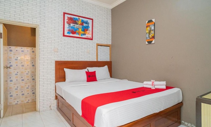 Beji Hotel | RedDoorz @ Oro Oro Ombo Batu
