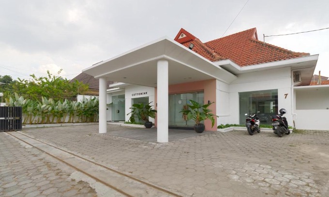 Catur Tunggal House | RedDoorz Plus @ Demangan Gejayan