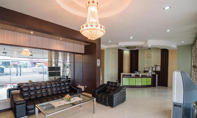 Jambi Hotel | RedDoorz Plus near Simpang Rimbo Jambi