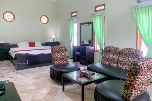 Pameungpeuk Hotel | RedDoorz Resort Hotel ANB Pameungpeuk Garut