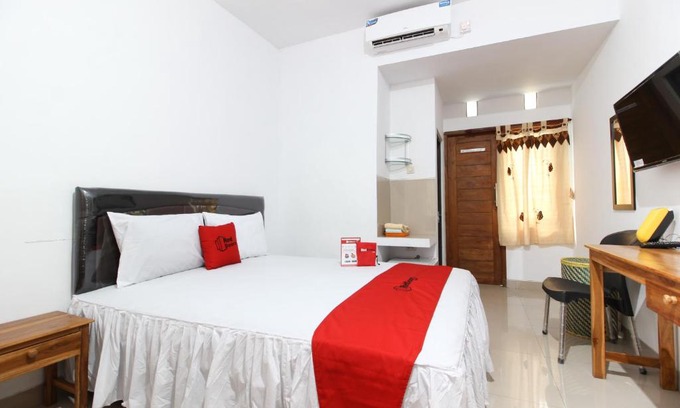 Yogyakarta House | RedDoorz Syariah at Kebun Raya Yogyakarta
