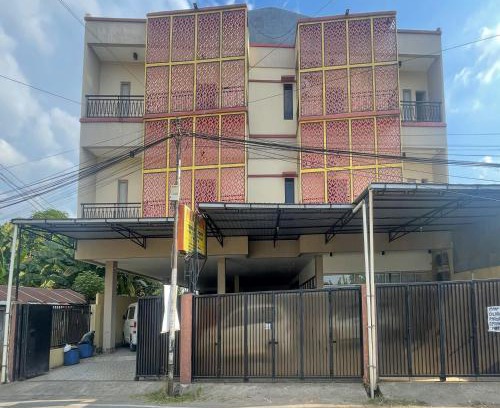 Makassar Hotel | Reddoorz Syariah at Pondok Bintang Jalan Biring Romang Makassar