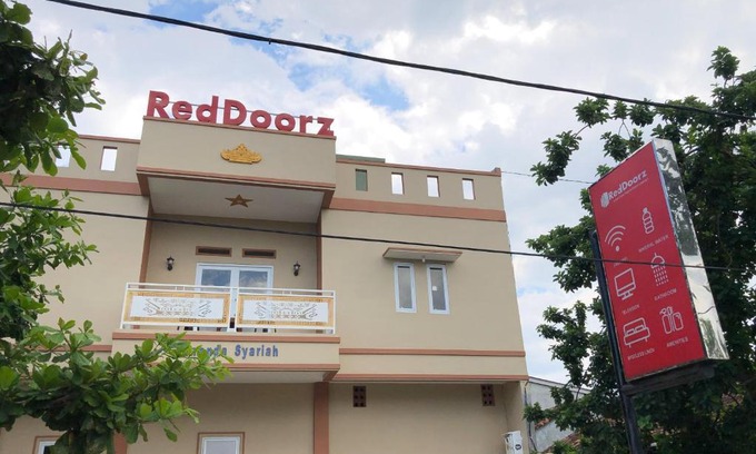 Bandar Lampung Hotel | RedDoorz Syariah @ Jalan Pangeran Antasari 4