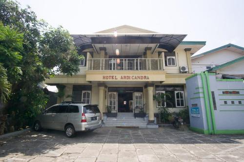 Jember House | RedDoorz Syariah @ Jalan Gajah Mada