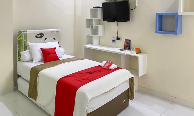 Rajabasa Hotel | RedDoorz Syariah near PKOR Lampung