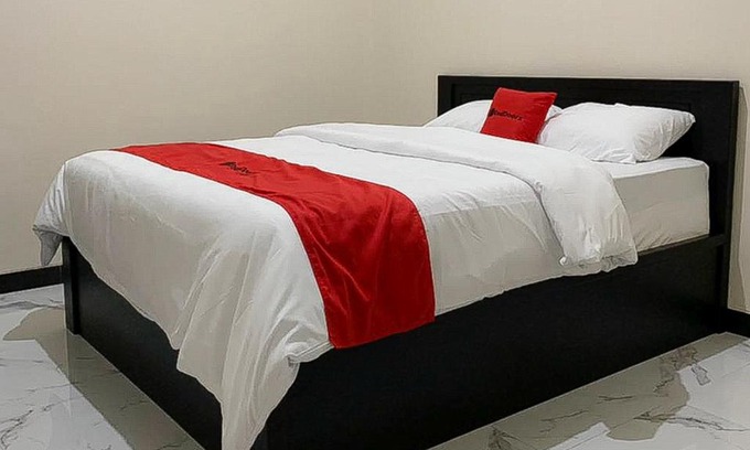 Pati Hotel | RedDoorz Syariah near Kawasan Simpang Lima Pati