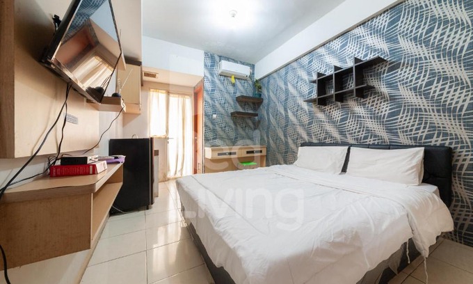 South Tangerang Apartment | RedLiving Apartemen Green Lake View Ciputat - Aurora Rooms