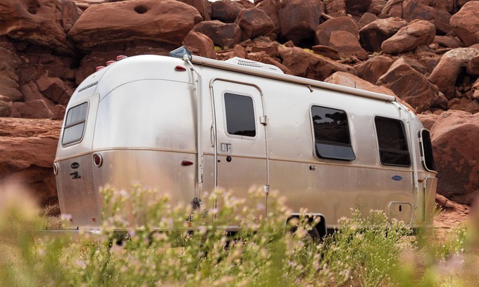 Moab House | Redrock Riverside Airstream 2 - Retro Airstream Glamping