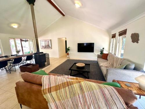 Carlotta House | Redtail House - Carlotta