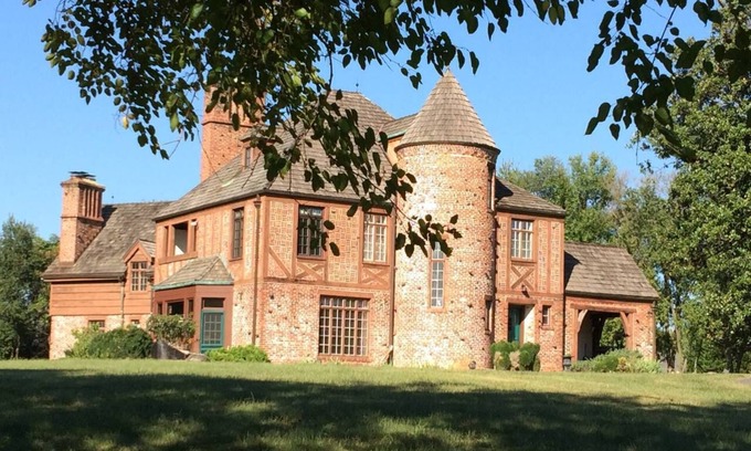 Boyds House | Redwall Castle in Germantown, MD (Washington, DC)