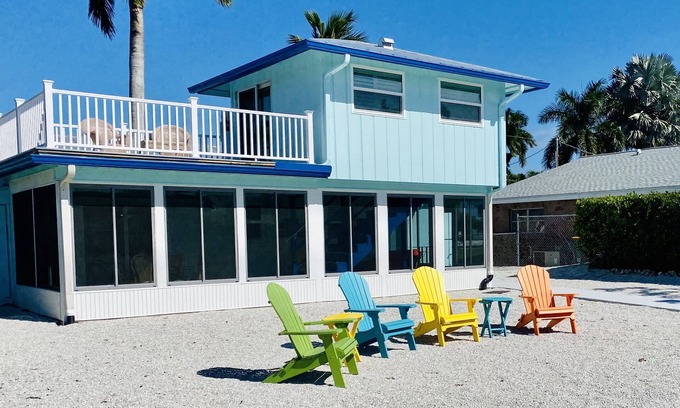 Isles of Capri House | "Reel-Laxation"-Quaint Isles of Capri Home w/Boat Dock Near Marco Island/Naples