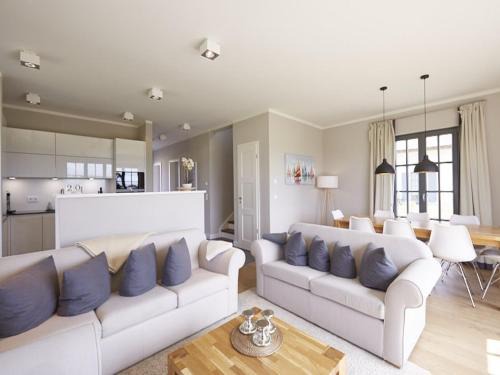 Kreptitz House | Reetland am Meer - Luxus Reetdachvilla mit 3 Schlafzimmern, Sauna und Kamin E20