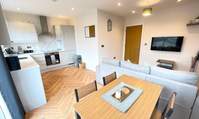 Rickmansworth Apartment | Refined Living with Free Wi-Fi and Parking