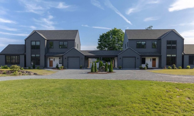 Portsmouth House | Refined Retreat Near Beaches- 557 East and West