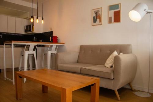 Comuna 12 Apartment | Refugio otoñal cozzy y super equipado con parrilla y terraza