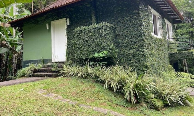 Penedo House | Refugio Romântico em Meio à Natureza