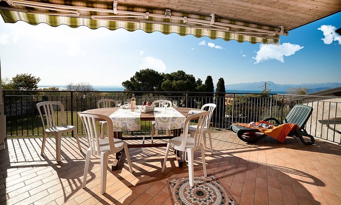 Pacengo Apartment | Regarda - apartment "Eden 1" with terrace with lake view and barbecue