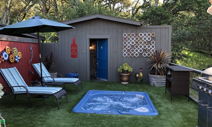 Santa Rosa House | Rejuvenate in the Zen Bath: Close to everything yet so far away!