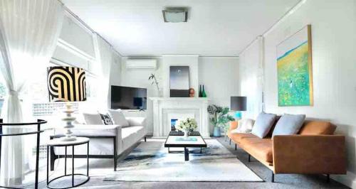 Toorak House | REL 3B Toorak Whitehouse Corporate home
