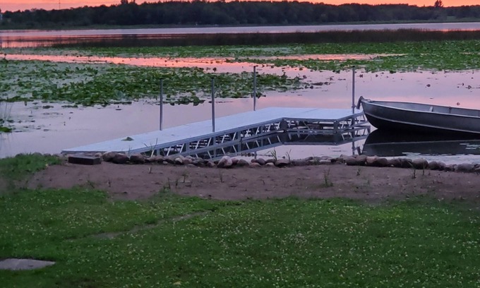 Grandy Cabin | Relax and Enjoy fishing and wildlife on Goose lake