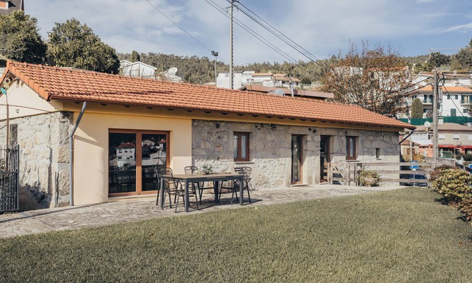 Macieira de Cambra House | Relax and enjoy our animals and activities at this family home.
