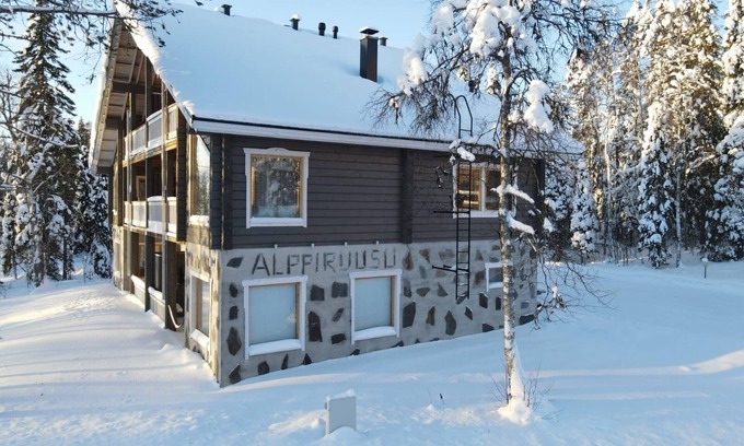 Sirkka Villa | Relax and ski in a luxury log cabin in Lapland, Finland