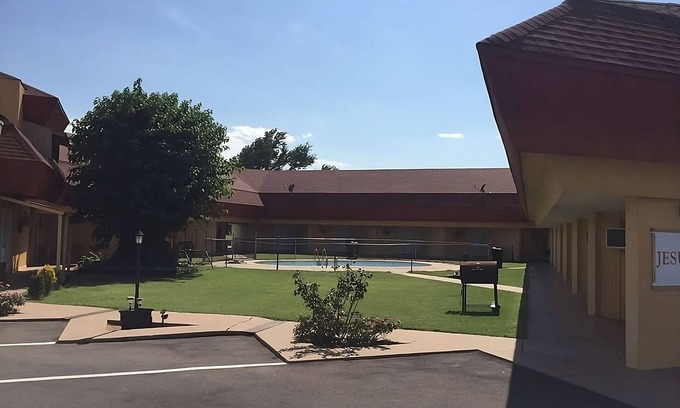 Fairview Hotel | Relax and Unwind at Knights Inn Fairview! Pet-friendly Property, Free Parking
