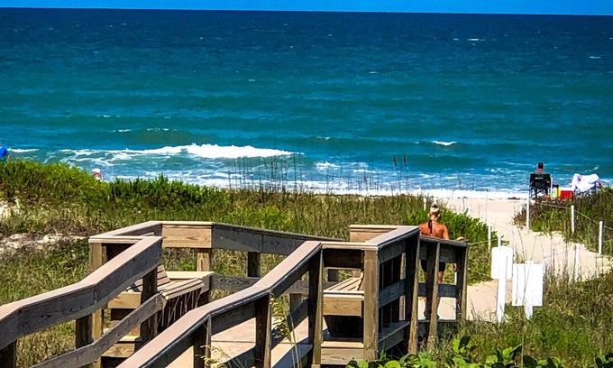 Cocoa Beach Condo | Relax and Unwind: Cocoa Beach Oceanfront Bliss