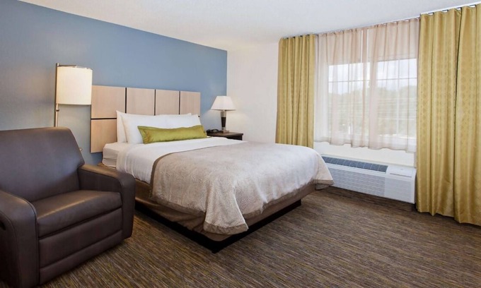 Horsham House | Relax and Unwind! Kitchen, Pet-friendly Property, Near Fair Oaks Park