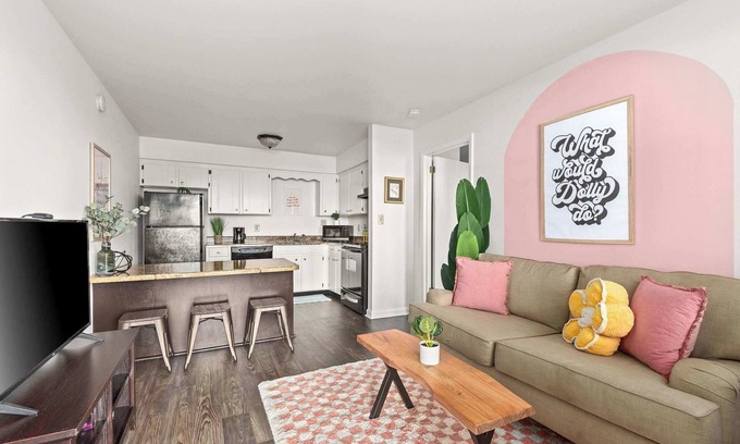 Music Row Condo | Relax and Unwind on Music Row
