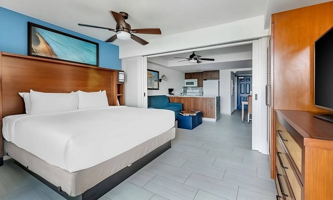 Pelican Key Hotel | Relax and Unwind! Onsite Pool, Free Parking, Beach Front Property