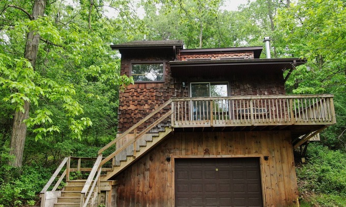 Norwalk Cabin | Relax and watch all the different wildlife pass by as you put life on pause
