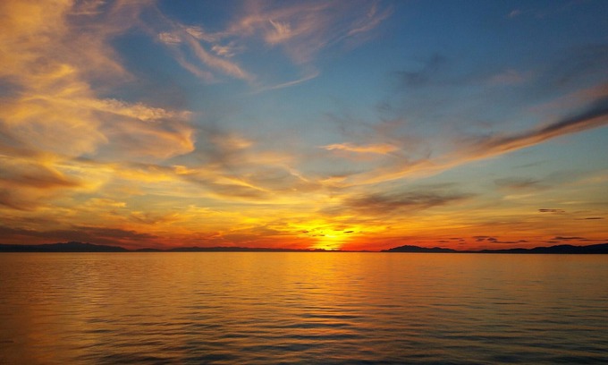 Regional District of Nanaimo House | RELAX, BE INSPIRED HAVE FUN IN THIS SAVVY SEAGULL SUITE, THE ISLAND'S GETAWAY
