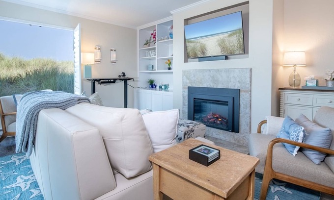 Pajaro Dunes Condo | Relax by Monterey Bay, stay at our cozy Pajaro Dunes Condo